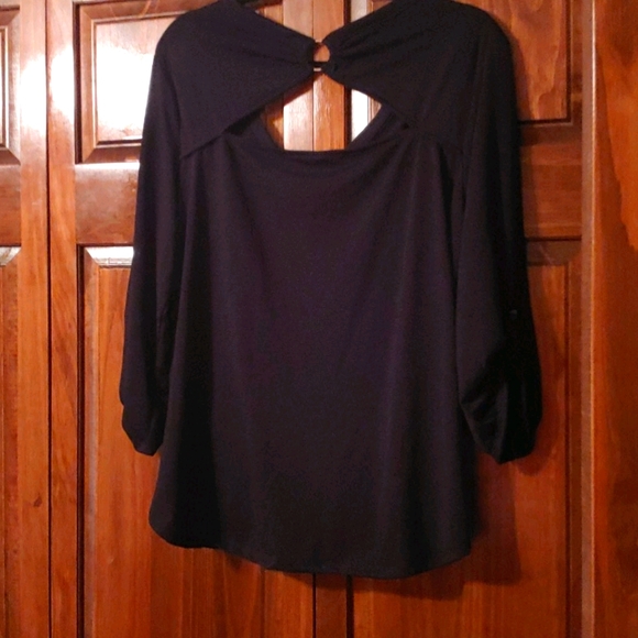 Top - Picture 2 of 2